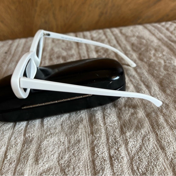 The Last Lolita Sunglasses
by Adam Selman X Le Specs - Picture 4 of 10